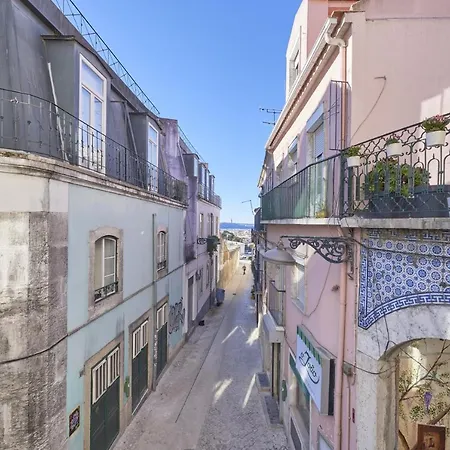 Amazing Terrace And Riverview In Historical Apartmán *