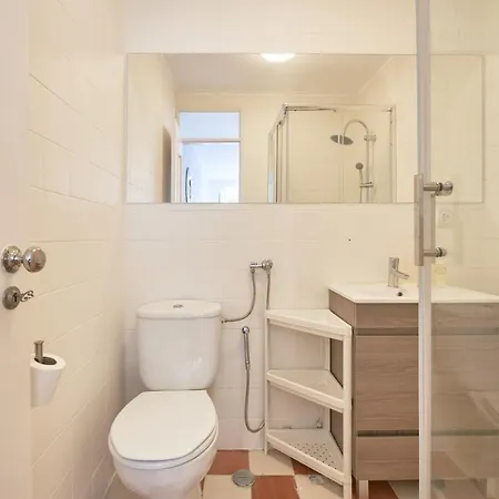 Apartment Amazing Terrace And Riverview In Historical Lisbon