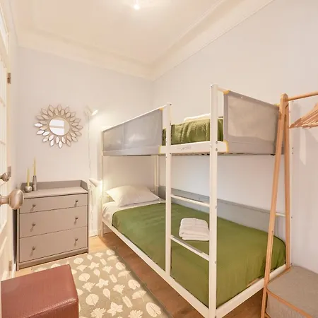 Amazing Terrace And Riverview In Historical * Lissabon