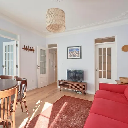 Apartment Amazing Terrace And Riverview In Historical Lissabon